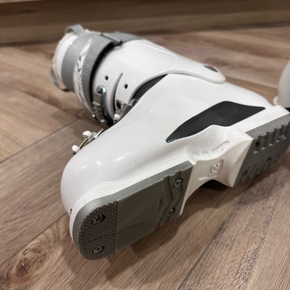Salomon Ski Boots - Picture 3 of 9